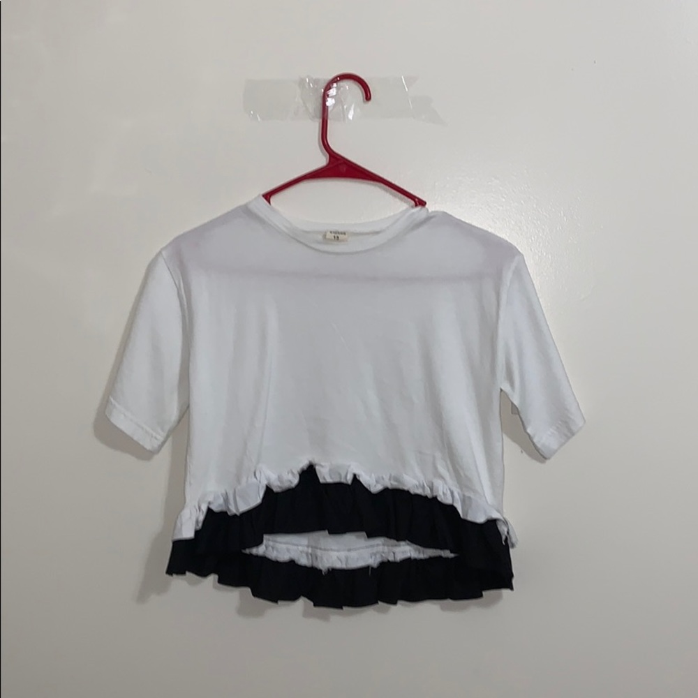 Cropped ruffled shirt